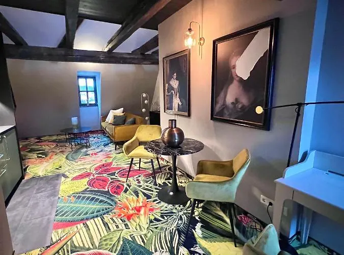 Hotel Pebbles By Ring