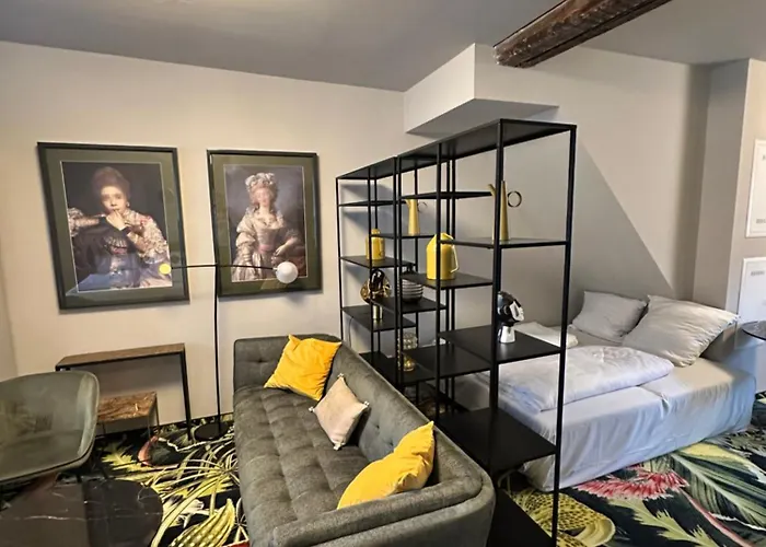 Pebbles By Ring * Regensburg