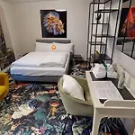Pebbles By Ring Hotel *