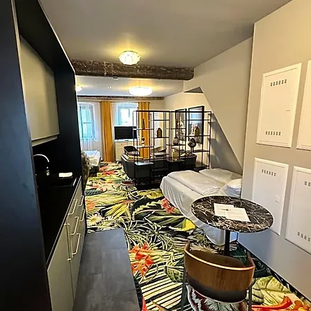 Hotel Pebbles By Ring