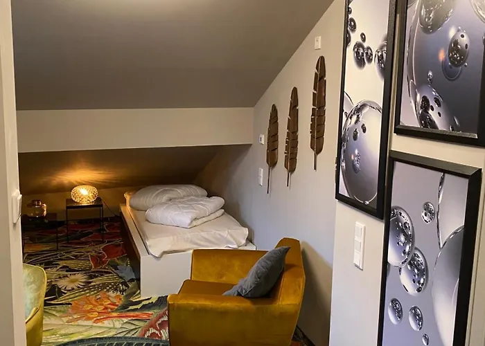 Pebbles By Ring * Regensburg