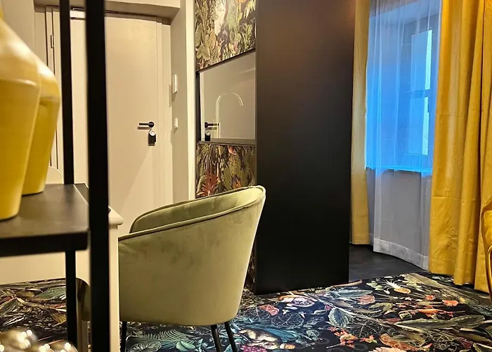 Hotel Pebbles By Ring