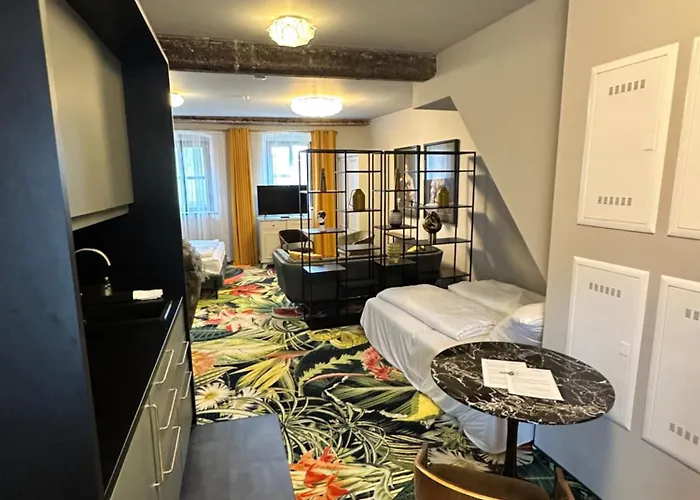 Pebbles By Ring Regensburg