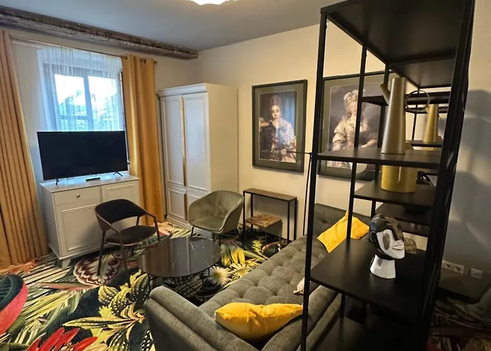 Pebbles By Ring * Regensburg